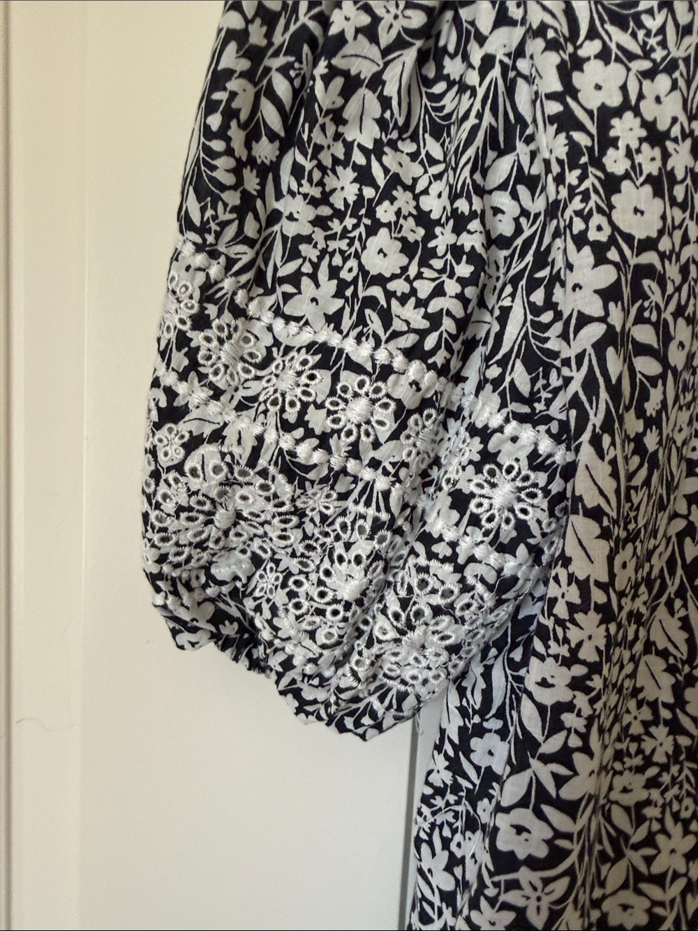 Boden Black and White Floral Ruffle-Neck Women's Top - 14 - Picture 3 of 7